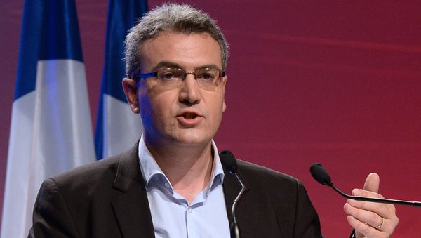Head of French far-right party Front National (FN) candidate for the European elections for Paris' area constituency Aymeric Chauprade delivers a speech during a campaign meeting, on May 18, 2014 in Paris - Sputnik International
