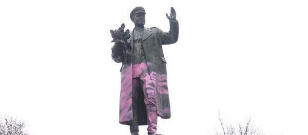 Monument to Soviet Marshal Konev defaced in Prague - Sputnik International