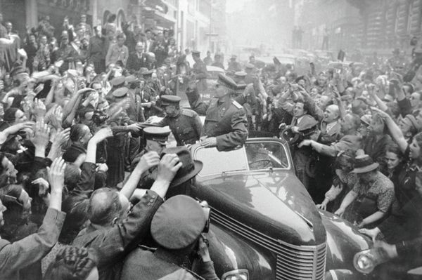 People of Prague welcome Marshal I. S. Konev People of Prague welcome Marshal I. S. Konev - Sputnik International