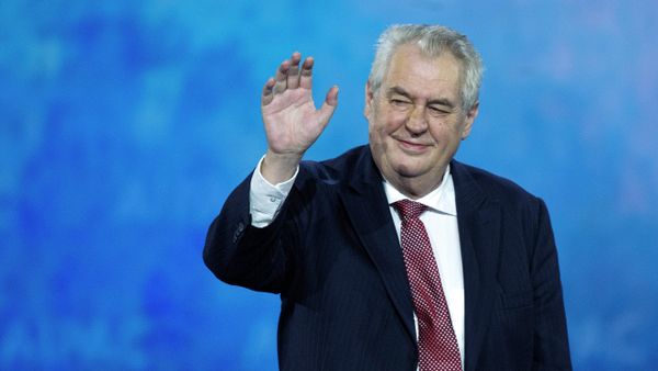 Czech Republic President Milos Zeman waves to the audience after speaking at the 2015 American Israel Public Affairs Committee - Sputnik International