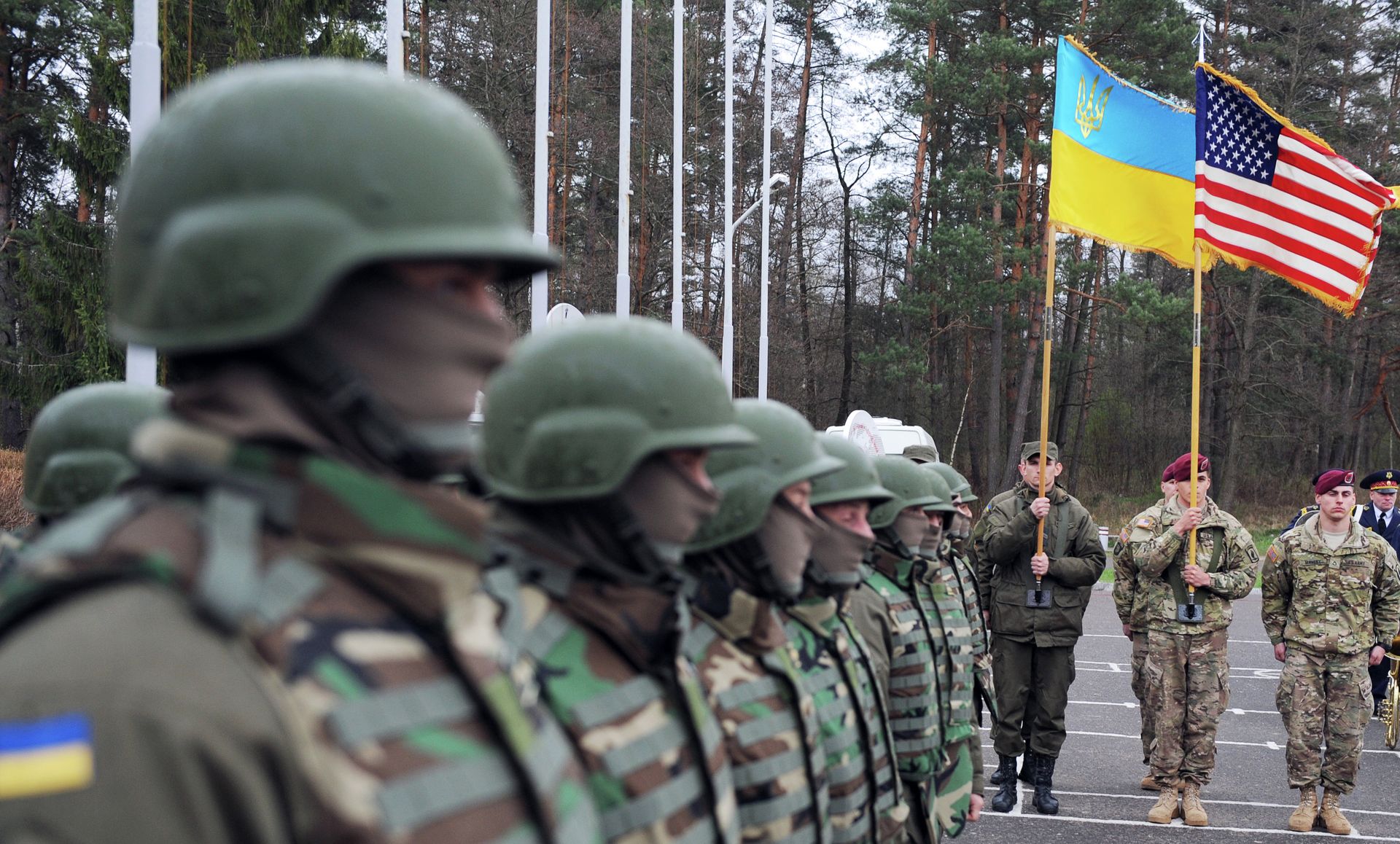 US and Ukrainian soldiers attend an opening ceremony of the joint Ukrainian-US military exercise 'Fearless Guardian' at the Yavoriv training ground - Sputnik International, 1920, 01.02.2022