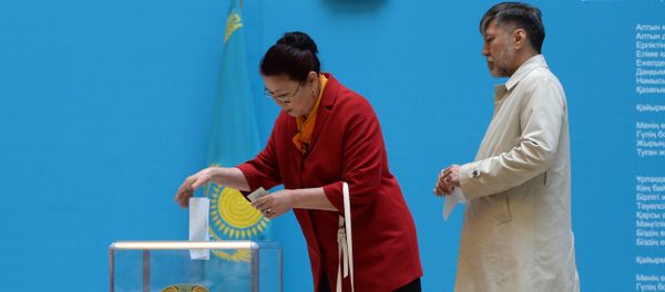 Kazakh residents vote in the early presidential elections Kazakh residents vote in the early presidential elections - Sputnik International