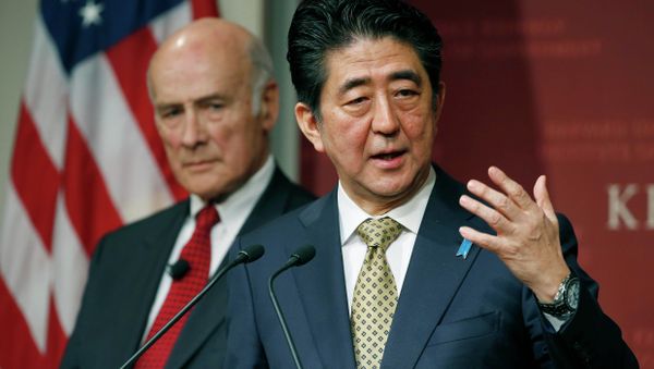Japan's ruling party wants to revise sections of its post-WWII constitution by 2018, to remove restrictions on the country's military which Prime Minister Shinzo Abe has already pushed to their limits. - Sputnik International