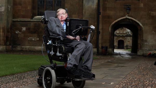 Theoretical physicist Stephen Hawking says that humanity won't make it through the next 1,000 years unless we find a way to leave Earth. - Sputnik International