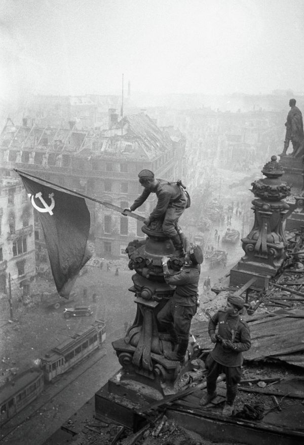World War II, 1941 - 1945. The Victory Banner over Reichstag, Berlin. May 1, 1945. - Sputnik International