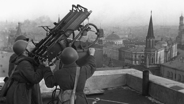 Soviet anti-aircraft gunners - Sputnik International