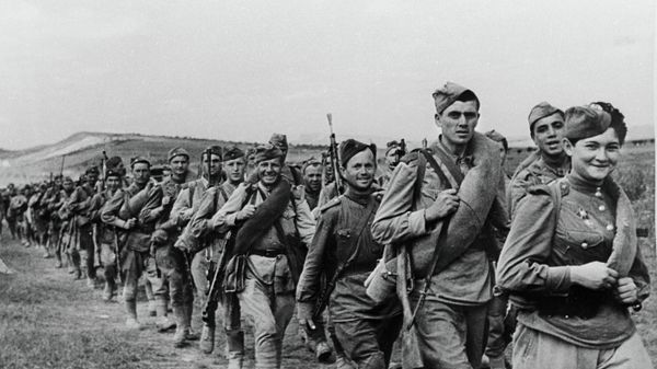 Soldiers on the march Soldiers on the march - Sputnik International