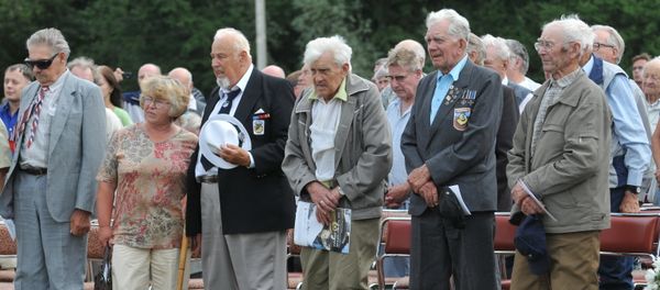 Veterans of 20th Waffen Grenadier Division of SS (1st Estonian) meet in Estonia, 2010 Veterans of 20th Waffen Grenadier Division of SS (1st Estonian) meet in Estonia, 2010 - Sputnik International