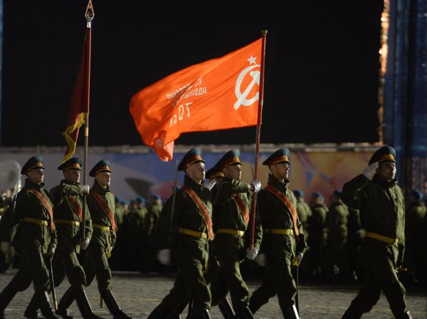 Servicemen during the rehearsal of the Victory Day Parade on Moscow's Red Square - Sputnik International