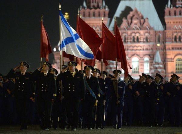 Servicemen during the rehearsal of the Victory Day Parade on Moscow's Red Square - Sputnik International