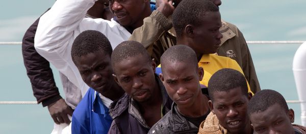 Migrats crossing the Mediterranean to Europe - Sputnik International