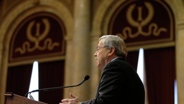 Iowa Gov. Terry Branstad delivers his annual Condition of the State address before a joint session of the Iowa General Assembly, Tuesday, Jan. 13, 2015, at the Statehouse in Des Moines, Iowa. - Sputnik International