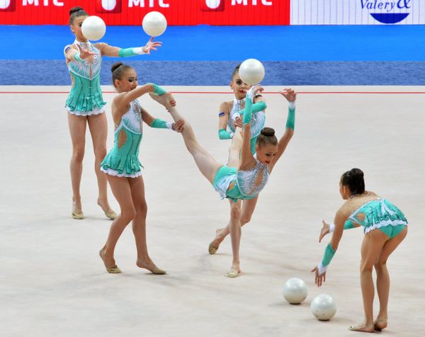 Magic of Grace and Flexibility: European Rhythmic Gymnastics Championship - Sputnik International