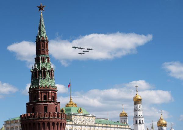 Breathtaking Stunt Flying: First Aerial Rehearsal of Moscow Victory Parade Breathtaking Stunt Flying: First Aerial Rehearsal of Moscow Victory Parade - Sputnik International