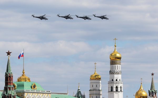 Breathtaking Stunt Flying: First Aerial Rehearsal of Moscow Victory Parade Breathtaking Stunt Flying: First Aerial Rehearsal of Moscow Victory Parade - Sputnik International