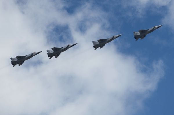 Breathtaking Stunt Flying: First Aerial Rehearsal of Moscow Victory Parade Breathtaking Stunt Flying: First Aerial Rehearsal of Moscow Victory Parade - Sputnik International