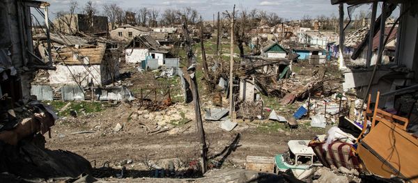 A picture taken on April 23, 2015 shows residential houses destroyed after shelling in the village of Peski, near Donetsk, on April 23, 2015 A picture taken on April 23, 2015 shows residential houses destroyed after shelling in the village of Peski, near Donetsk, on April 23, 2015 - Sputnik International