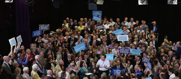 British Prime Minister David Cameron speaks to supporters at Hayesfield Girls School - Sputnik International