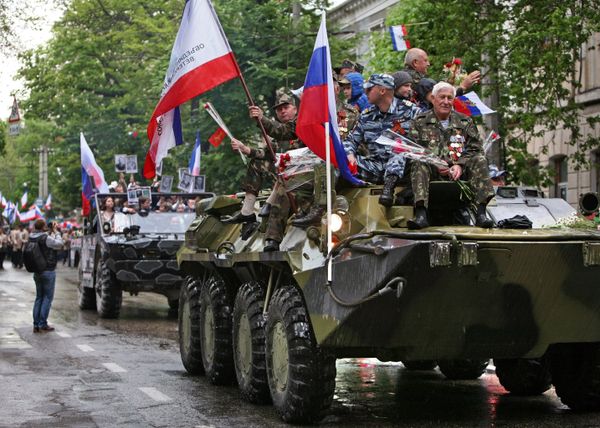 BTR-80 armored personnel carrier during the May 9 Victory Parade in Simferopol BTR-80 armored personnel carrier during the May 9 Victory Parade in Simferopol - Sputnik International