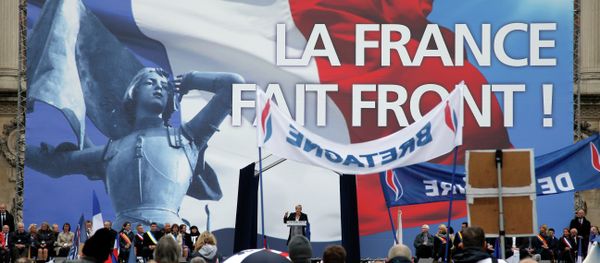 France’s far-right National Front president Marine Le Pen, center, delivers her speech at Opera Plaza during the annual May Day march, in Paris, France, Friday, May 1, 2015. France’s far-right National Front president Marine Le Pen, center, delivers her speech at Opera Plaza during the annual May Day march, in Paris, France, Friday, May 1, 2015. - Sputnik International