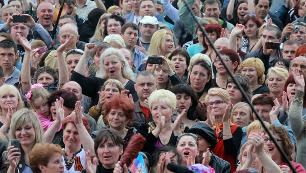 Concert and rally devoted to referendum on status of Lugansk Republic Concert and rally devoted to referendum on status of Lugansk Republic - Sputnik International