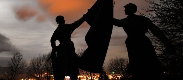 Statues of soldiers at the Haj Nicovo Soviet Red Army cemetery and memorial on the outskirts of the Slovakian town of Liptovsky Mikulas Statues of soldiers at the Haj Nicovo Soviet Red Army cemetery and memorial on the outskirts of the Slovakian town of Liptovsky Mikulas - Sputnik International