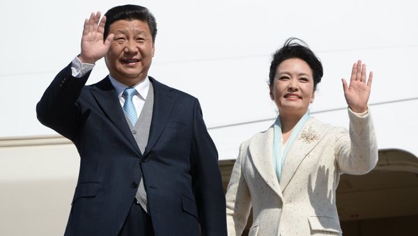 Chairman of People's Republic of China Xi Jinping with the spouse, the 70 anniversaries of the Victory which arrived to Moscow for participation in celebration in the Great Patriotic War Chairman of People's Republic of China Xi Jinping with the spouse, the 70 anniversaries of the Victory which arrived to Moscow for participation in celebration in the Great Patriotic War - Sputnik International