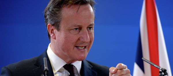 British Prime Minister David Cameron talks to the media at the end of a European Union Summit held at the EU Council building in Brussels - Sputnik International