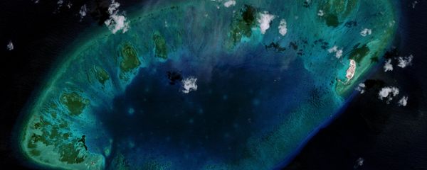 West London Reef is pictured in the South China Sea in 2015, in this handout photo provided by CSIS Asia Maritime Transparency Initiative/DigitalGlobe West London Reef is pictured in the South China Sea in 2015, in this handout photo provided by CSIS Asia Maritime Transparency Initiative/DigitalGlobe - Sputnik International