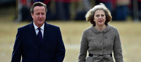 Britain's Prime Minister David Cameron (L) adn British Home Secretary Theresa May (R) - Sputnik International