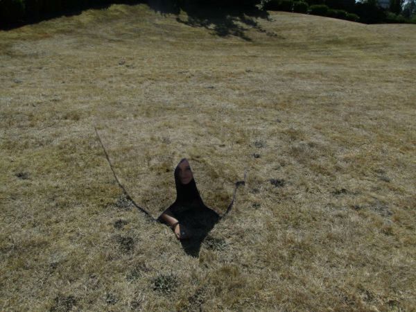Canada-based camouflage manufacturer Hyperstealth Biotechnology claims its Quantum Stealth (Light Bending) material can make soldiers indistinguishable from their surroundings. Canada-based camouflage manufacturer Hyperstealth Biotechnology claims its Quantum Stealth (Light Bending) material can make soldiers indistinguishable from their surroundings. - Sputnik International