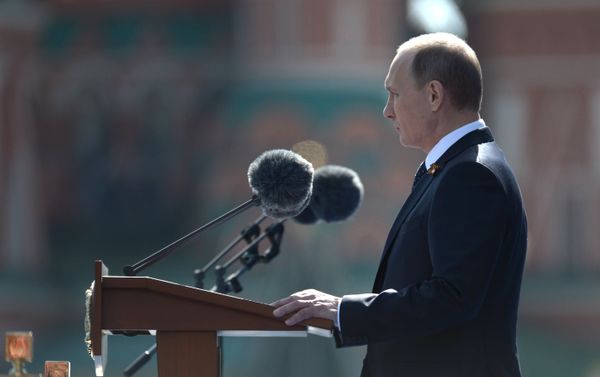 Vladimir Putin attends military parade to mark 70th anniversary of Victory in 1941-1945 Great Patriotic War - Sputnik International