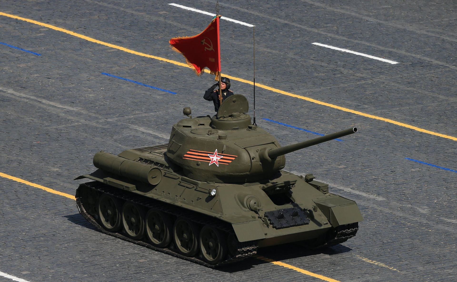 A T-34-85 medium tank from the Great Patriotic War period  - Sputnik International, 1920, 04.10.2023