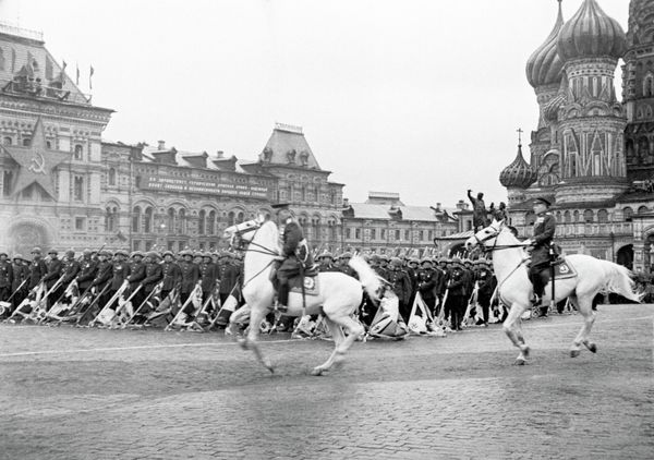 Celebrating WWII Victory in Moscow: Now and Then - Sputnik International