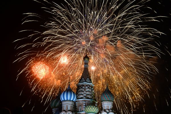 Fireworks to mark the 70th anniversary of victory over the Nazi Germany in World War II. - Sputnik International