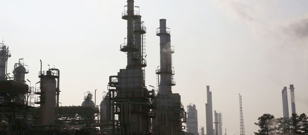 General view of part of Tehran's oil refinery south of the capital Tehran, Iran General view of part of Tehran's oil refinery south of the capital Tehran, Iran - Sputnik International