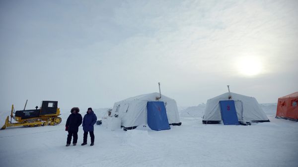 Opening the North Pole 2015 drifting station in the Arctic Ocean - Sputnik International
