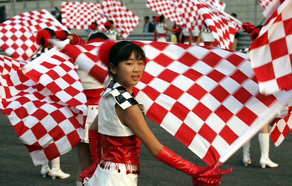 Wheels and Heels: Formula One Girls Wheels and Heels: Formula One Girls - Sputnik International