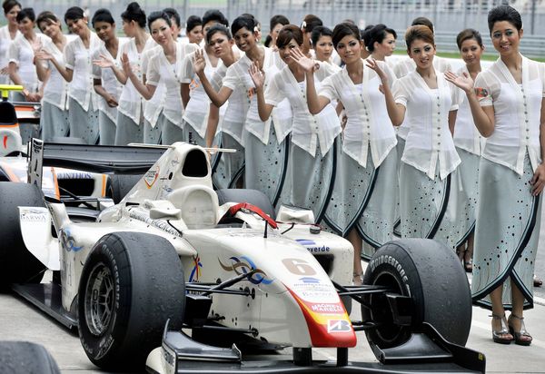 Wheels and Heels: Formula One Girls Wheels and Heels: Formula One Girls - Sputnik International