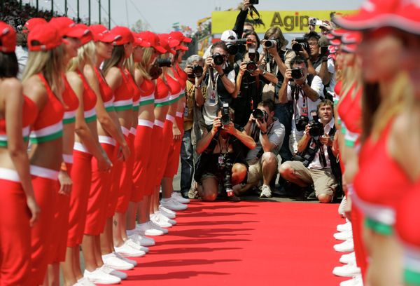 Wheels and Heels: Formula One Girls Wheels and Heels: Formula One Girls - Sputnik International