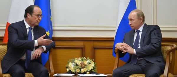 Russian President Vladimir Putin, right, and French President Francois Hollande Russian President Vladimir Putin, right, and French President Francois Hollande - Sputnik International