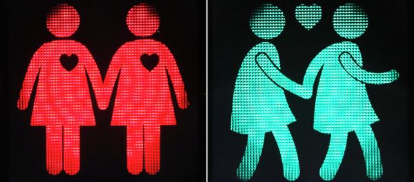 Traffic lights showing female same-sex couples in Vienna - Sputnik International