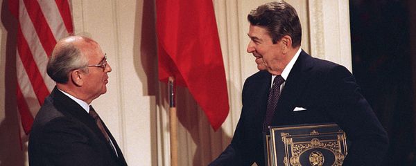 Mikhail Gorbachev (left) and Ronald Reagan after signing the INF Treaty, December 8, 1987 Mikhail Gorbachev (left) and Ronald Reagan after signing the INF Treaty, December 8, 1987 - Sputnik International
