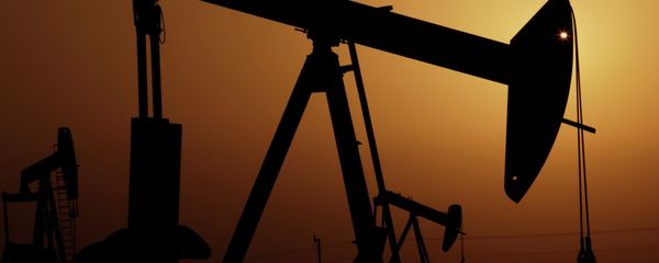 In response to the high cost of US shale, Saudi Arabia has been selling its massive stockpile of crude oil at rock-bottom prices. - Sputnik International