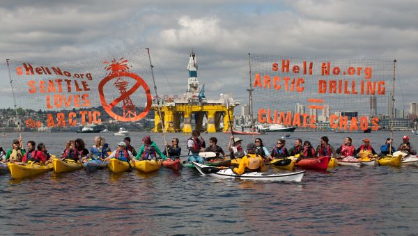 ShellNo flotilla protesters demonstrate in the Puget Sound against the arrival of the Shell Oil Company's drilling rig Polar Pioneer in Seattle, Washington, May 14, 2015 - Sputnik International