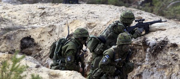 Estonian soldiers take part in NATO military exercise Hedgehog 2015 at the Tapa training range in Estonia May 12, 2015 Estonian soldiers take part in NATO military exercise Hedgehog 2015 at the Tapa training range in Estonia May 12, 2015 - Sputnik International