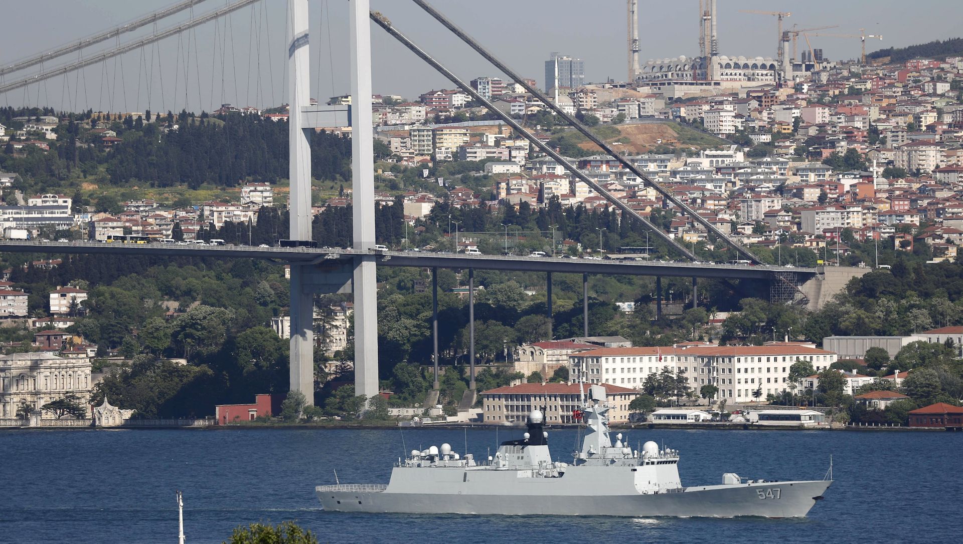 Chinese People's Liberation Army (PLA) navy frigate Linyi sets sail in the Bosphorus, in Istanbul, Turkey, 14 May 2015, on its way to the Mediterranean Sea Chinese People's Liberation Army (PLA) navy frigate Linyi sets sail in the Bosphorus, in Istanbul, Turkey, 14 May 2015, on its way to the Mediterranean Sea - Sputnik International, 1920, 06.04.2021