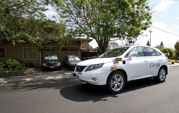 Google's self-driving Lexus car drives along street during a demonstration at Google campus on Wednesday, May 13, 2015, in Mountain View, Calif - Sputnik International