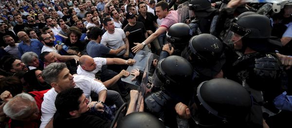Anti-government protests and a Western attempt to stage a coup in Macedonia will not succeed, as the majority of people are firmly behind current Prime Minister Nikola Gruevski, a political expert specializing in Macedonian politics, told Sputnik. - Sputnik International