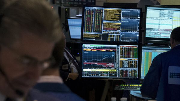 A Bloomberg terminal is seen inside a kiosk on the floor of the New York Stock Exchange April 17, 2015 A Bloomberg terminal is seen inside a kiosk on the floor of the New York Stock Exchange April 17, 2015 - Sputnik International